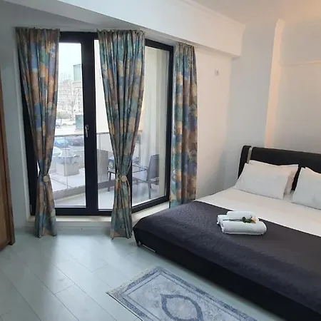 Solid Lake Boutique 11 Apartment Mamaia