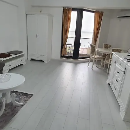 Solid Lake Boutique 11 * Mamaia