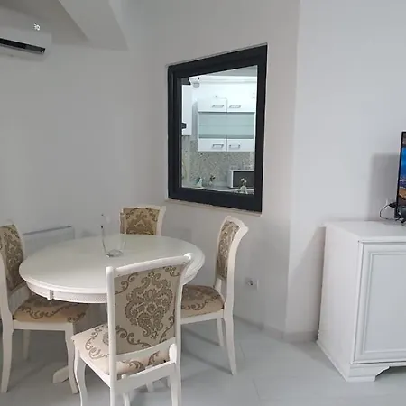 Solid Lake Boutique 11 *