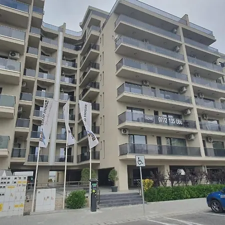 Solid Lake Boutique 11 Apartment Mamaia