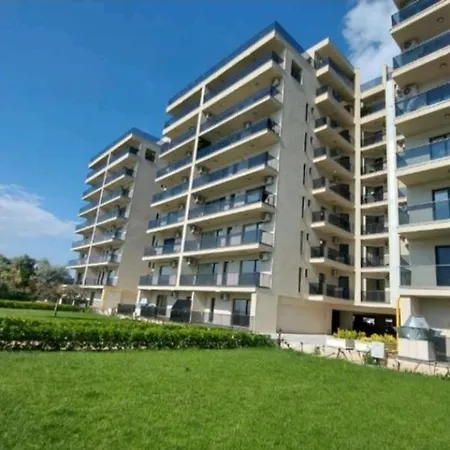 Solid Lake Boutique 11 Mamaia