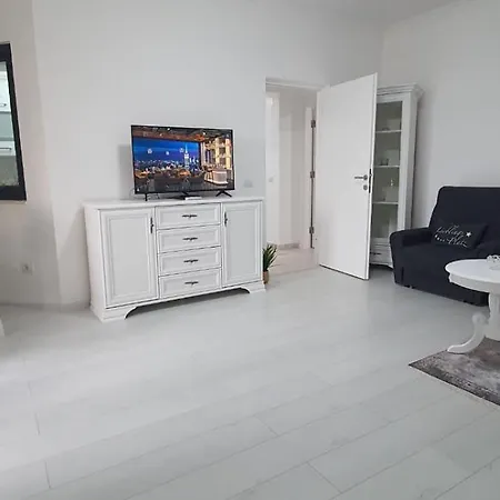 Solid Lake Boutique 11 * Mamaia