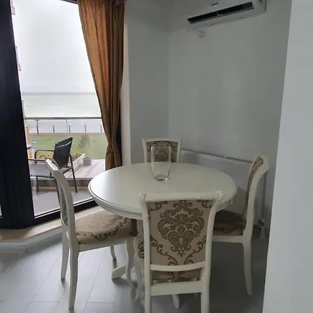 Solid Lake Boutique 11 Mamaia